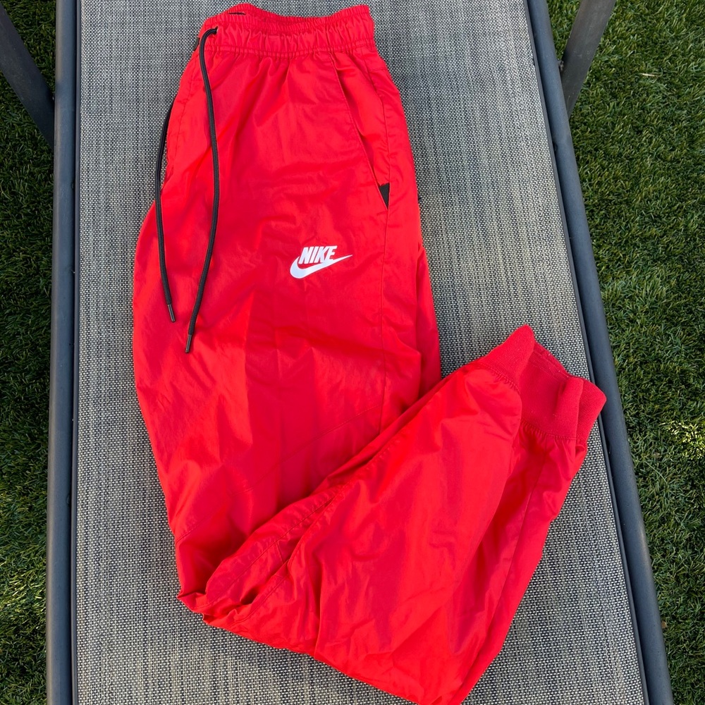 Nike Windrunner Joggers🚨